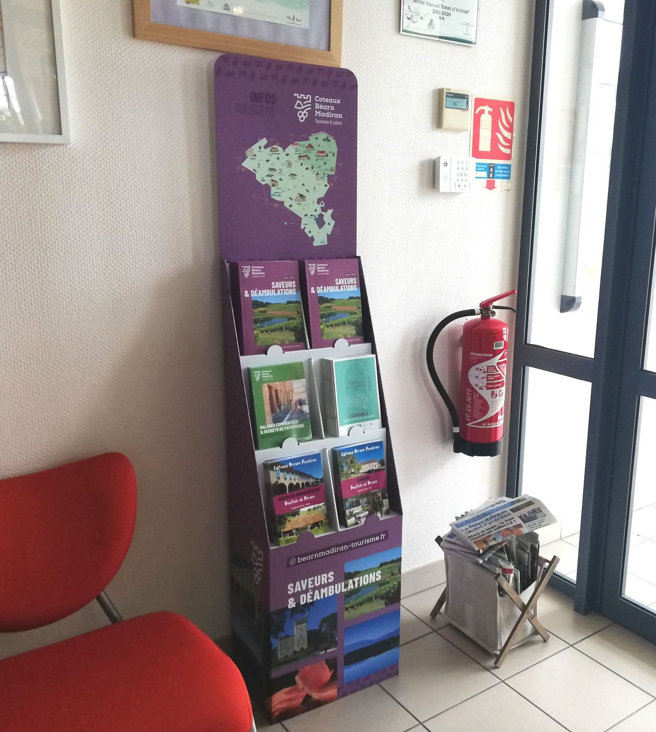photo présentoir brochures sundic tourisme